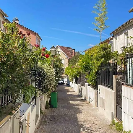 Casa vacanze Charming Townhouse With Garden In The Of Parigi