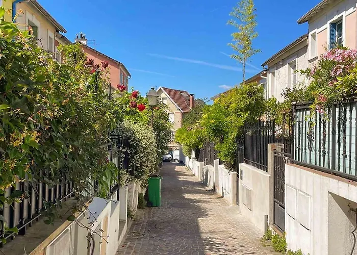Casa vacanze Charming Townhouse With Garden In The Of Parigi